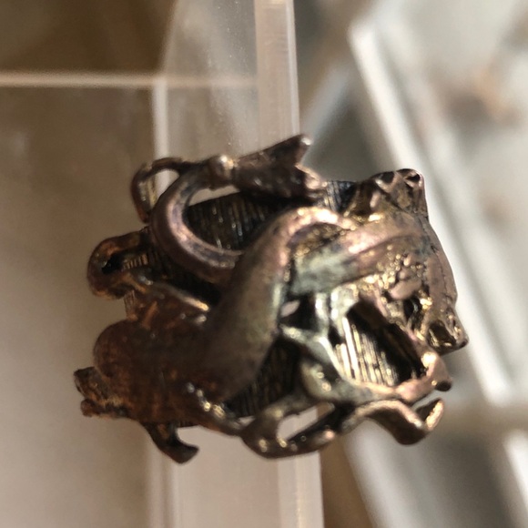 Vintage 1960’s Zodiac Horoscope Pisces Sign Fish unisex Metal Ring - Picture 2 of 16